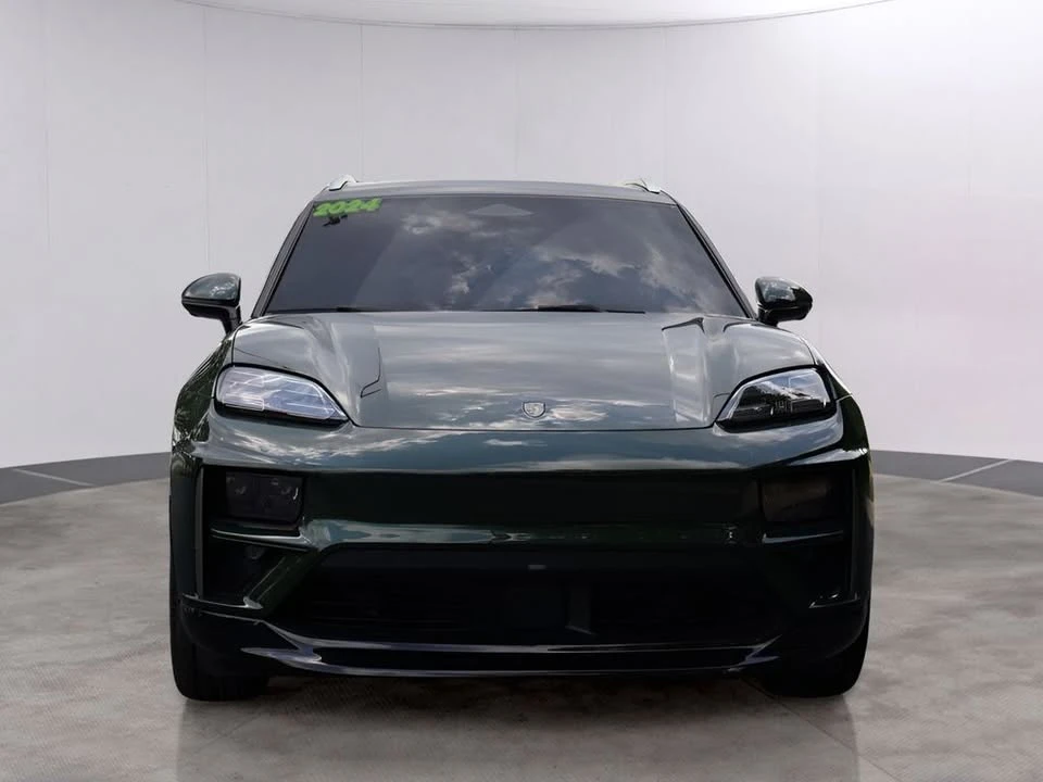 2024 Porsche Macan Electric - Image 12 of 20