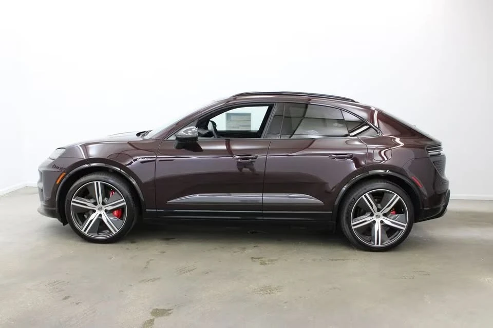 2024 Porsche Macan Electric - Image 3 of 20