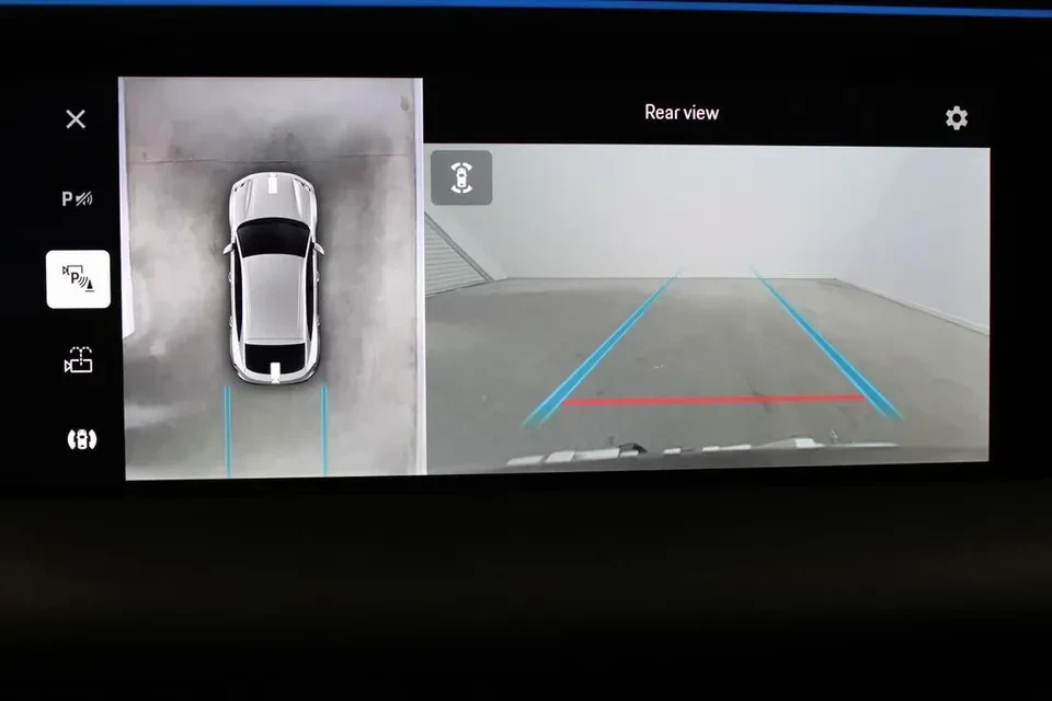 2024 Porsche Macan Electric - Image 6 of 20