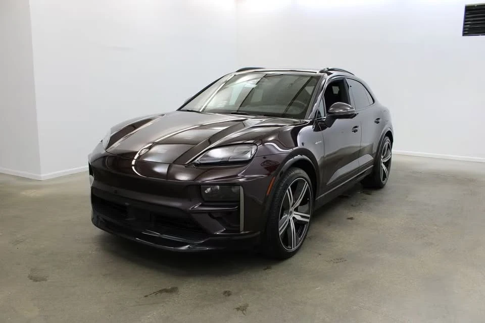 2024 Porsche Macan Electric - Image 2 of 20