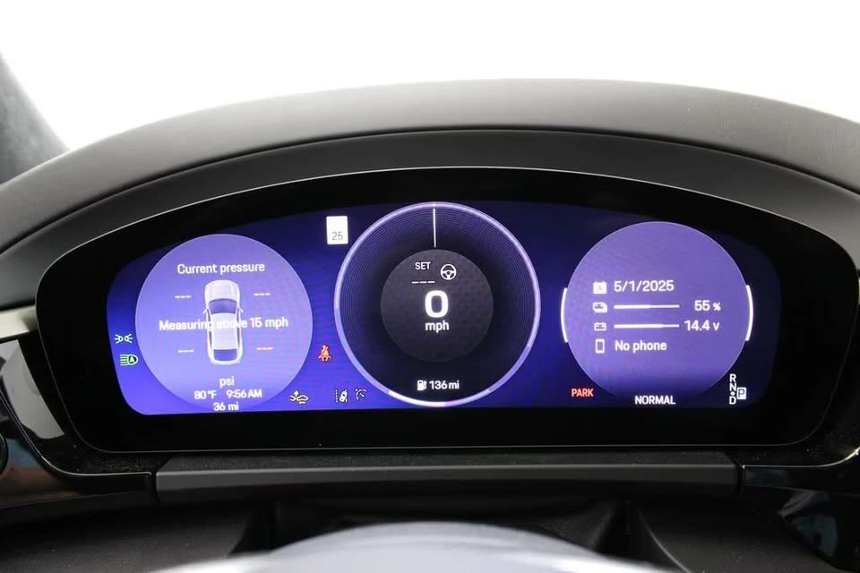2024 Porsche Macan Electric - Image 10 of 20