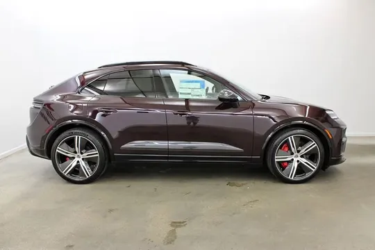 2024 Porsche Macan Electric Turbo