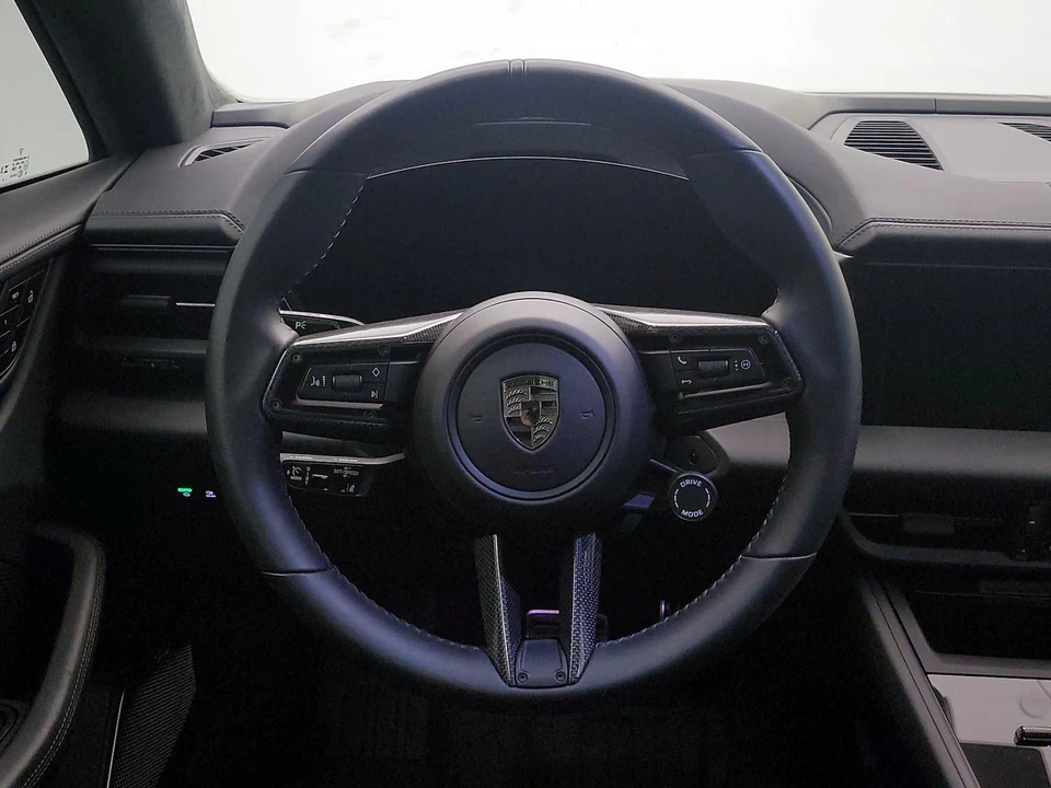 2024 Porsche Macan Electric - Image 11 of 28
