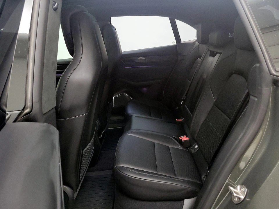 2024 Porsche Macan Electric - Image 22 of 28