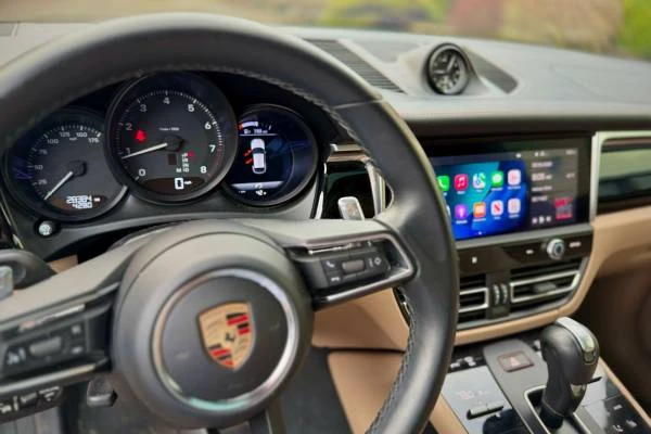 2024 Porsche Macan - Image 9 of 14