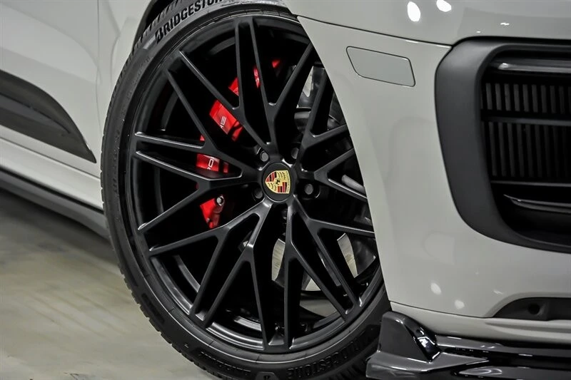 2024 Porsche Macan GTS - Image 4 of 31