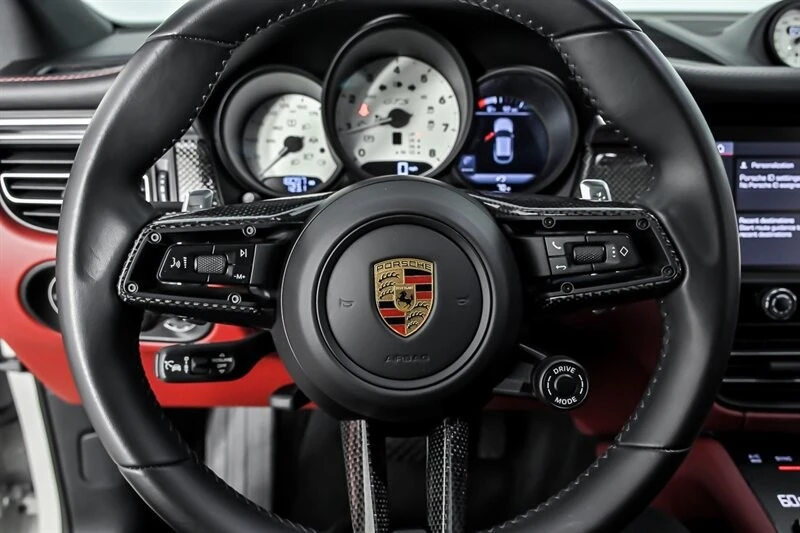 2024 Porsche Macan GTS - Image 26 of 31