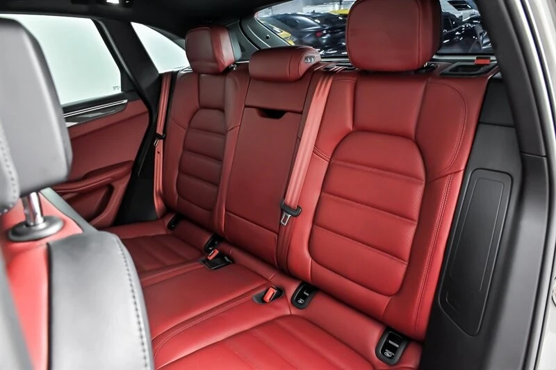 2024 Porsche Macan GTS - Image 21 of 31