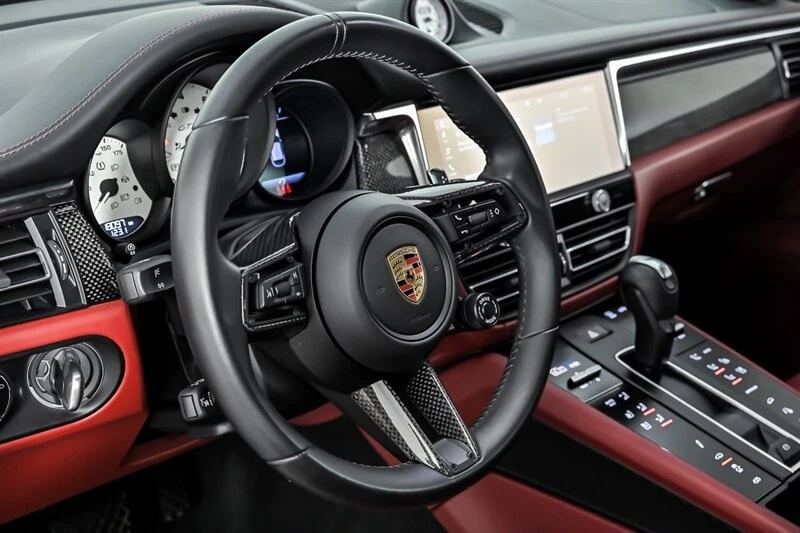 2024 Porsche Macan GTS - Image 22 of 31