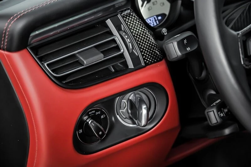 2024 Porsche Macan GTS - Image 24 of 31
