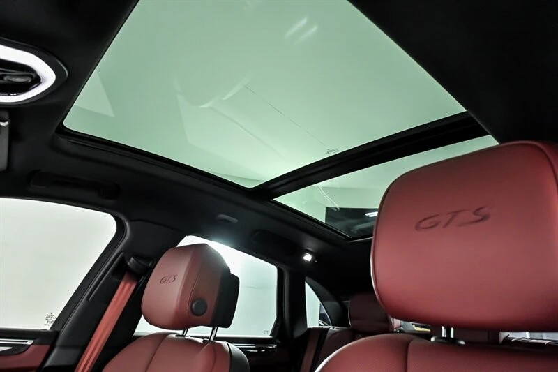 2024 Porsche Macan GTS - Image 20 of 31