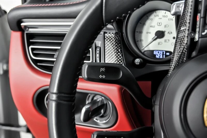 2024 Porsche Macan GTS - Image 27 of 31