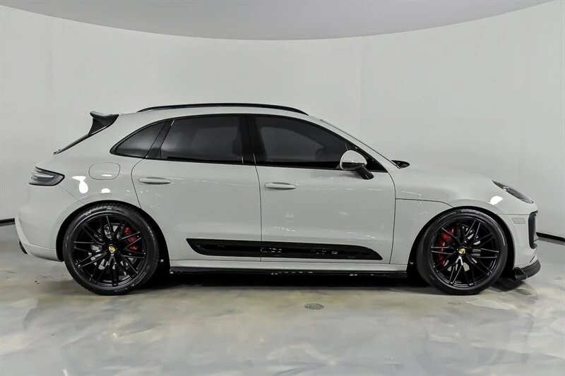 2024 Porsche Macan GTS - Image 11 of 31