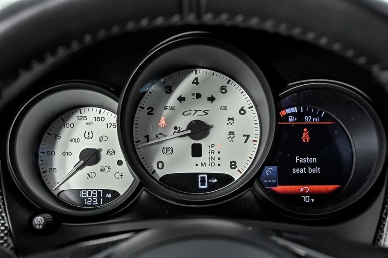 2024 Porsche Macan GTS - Image 25 of 31