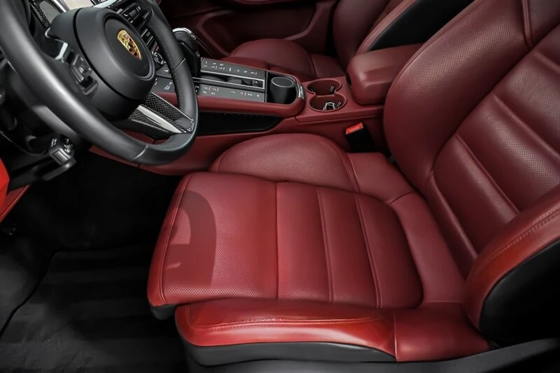 2024 Porsche Macan GTS - Image 18 of 31