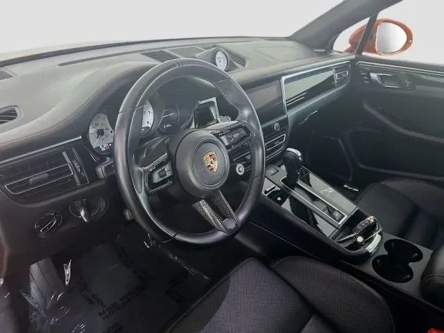 2024 Porsche Macan GTS - Image 4 of 9