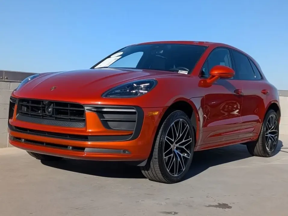 2024 Porsche Macan GTS - Image 5 of 9