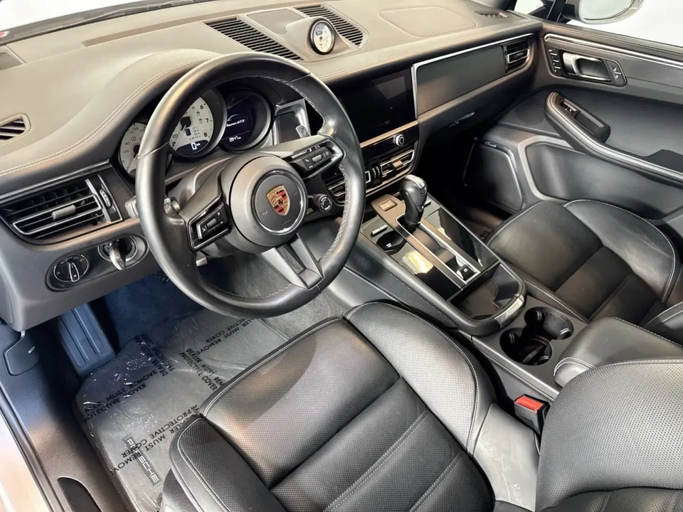 2024 Porsche Macan GTS - Image 4 of 13