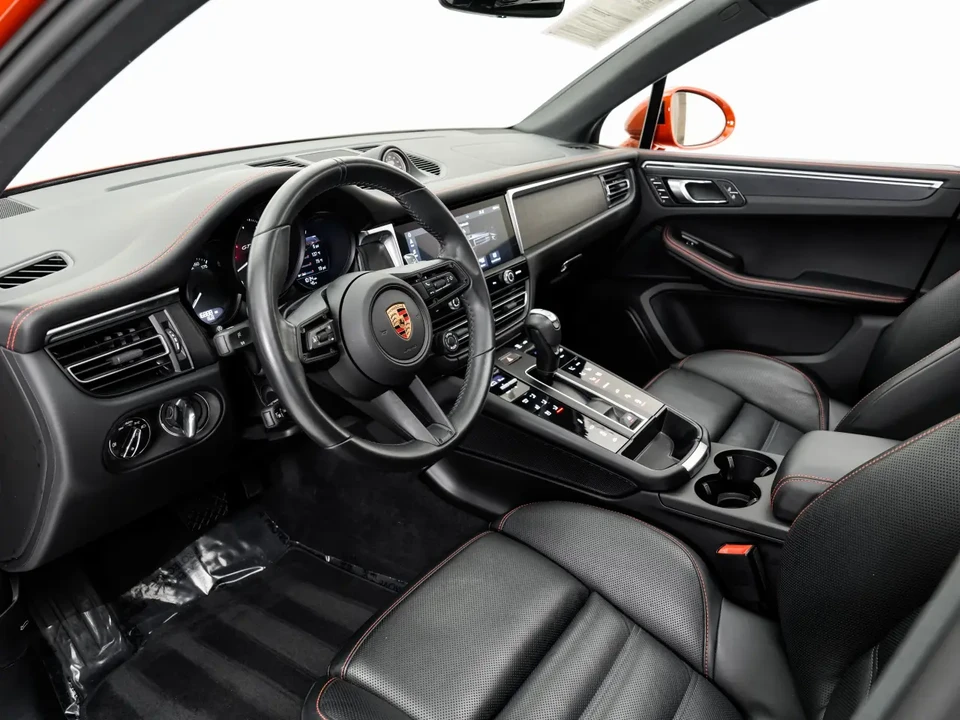 2024 Porsche Macan GTS - Image 4 of 13
