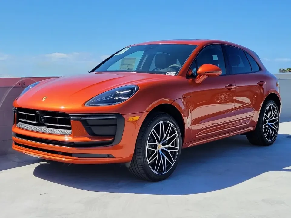 2024 Porsche Macan GTS - Image 11 of 13