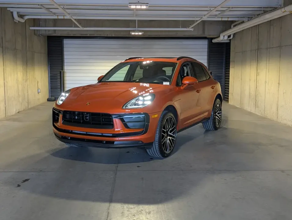 2024 Porsche Macan GTS - Image 9 of 13