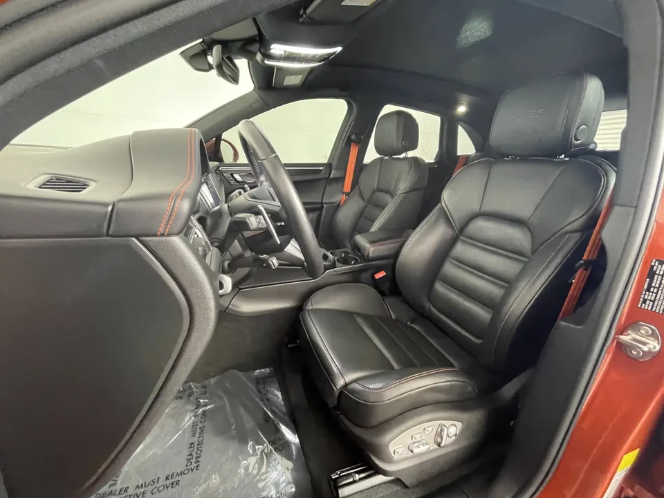 2024 Porsche Macan GTS - Image 5 of 7