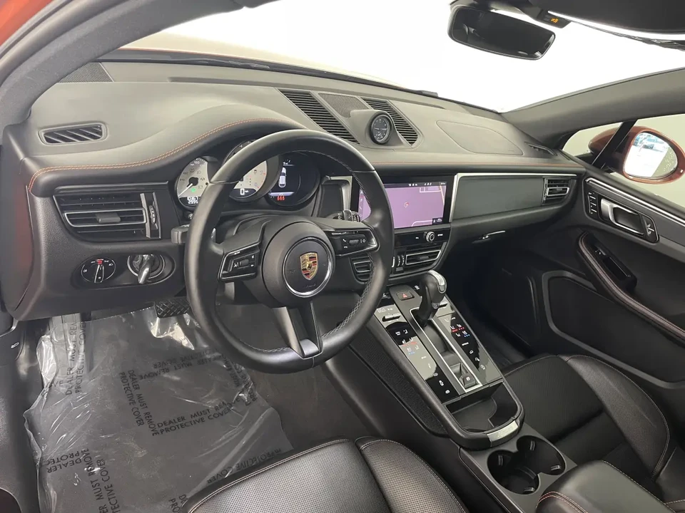 2024 Porsche Macan GTS - Image 4 of 7