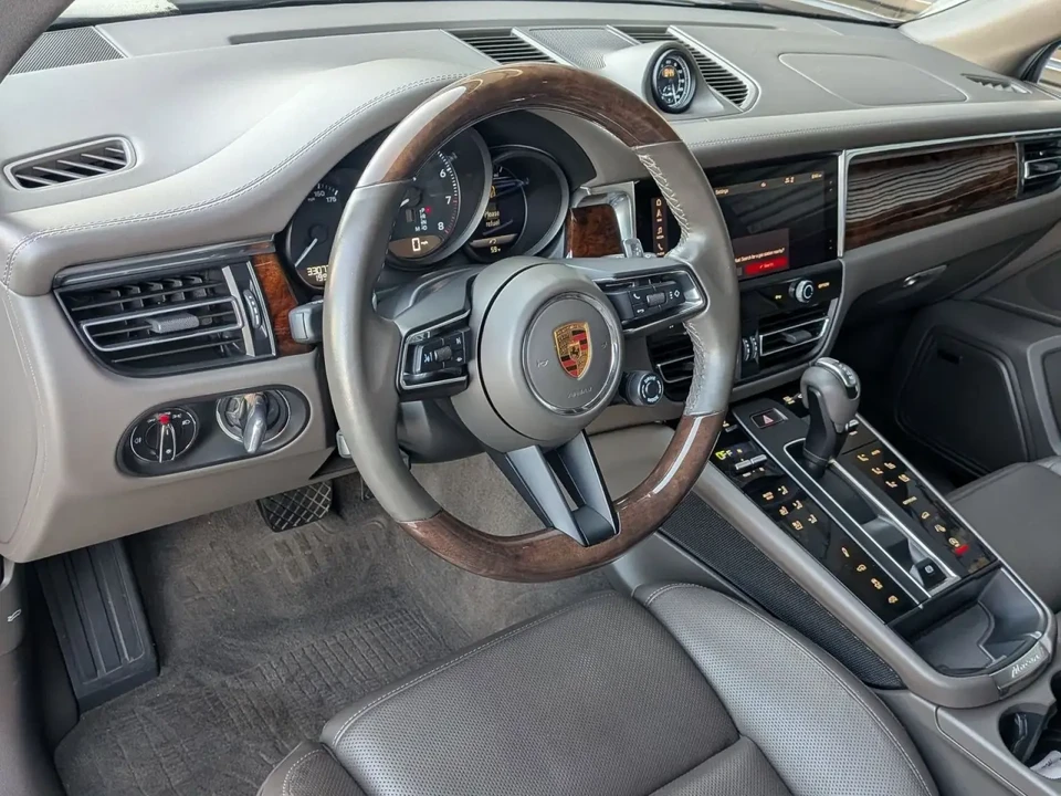 2024 Porsche Macan GTS - Image 4 of 13