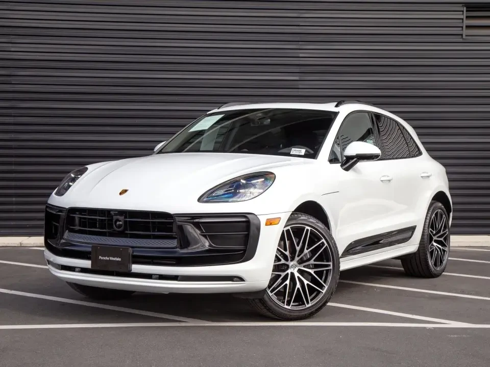 2024 Porsche Macan GTS - Image 12 of 13