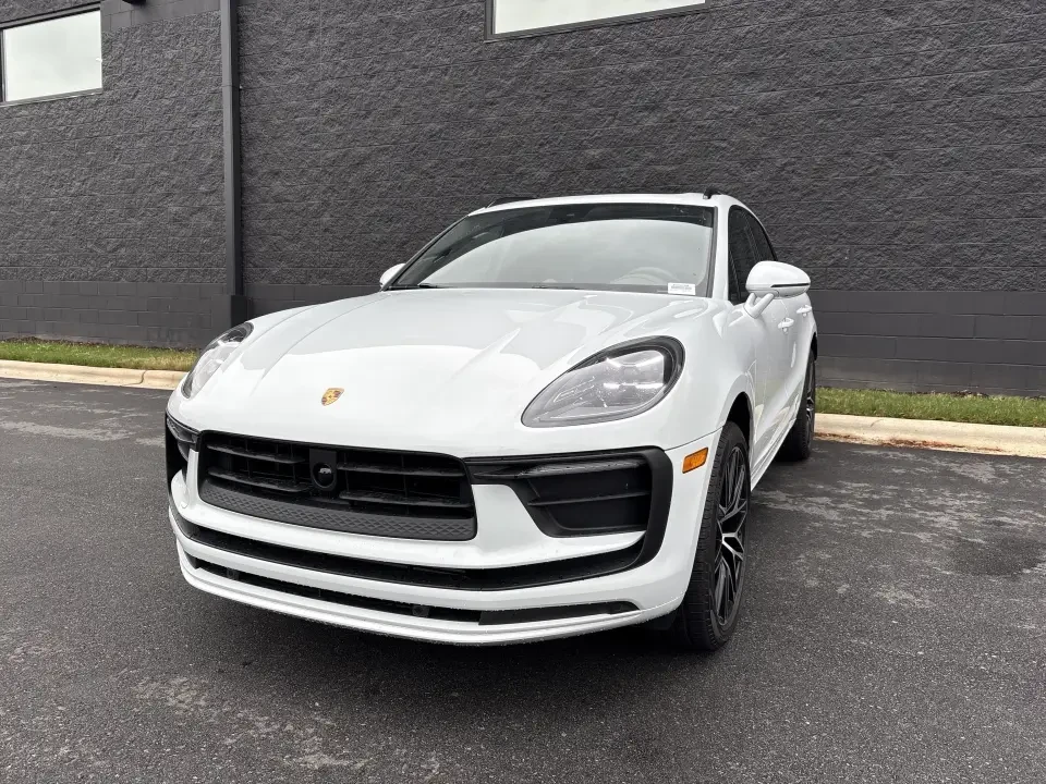 2024 Porsche Macan GTS - Image 9 of 13