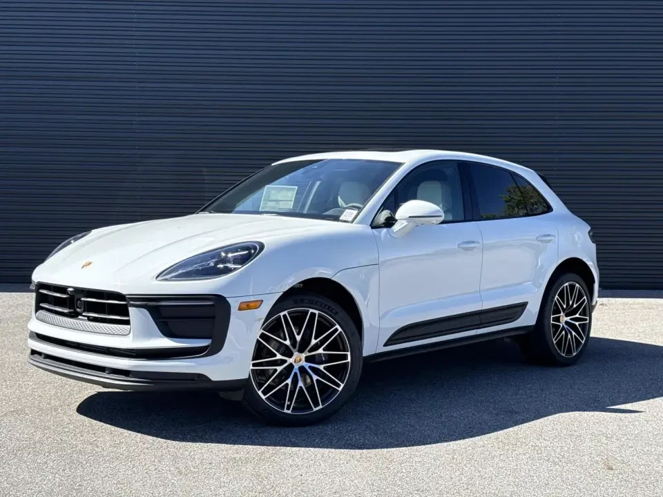 2024 Porsche Macan GTS - Image 11 of 13