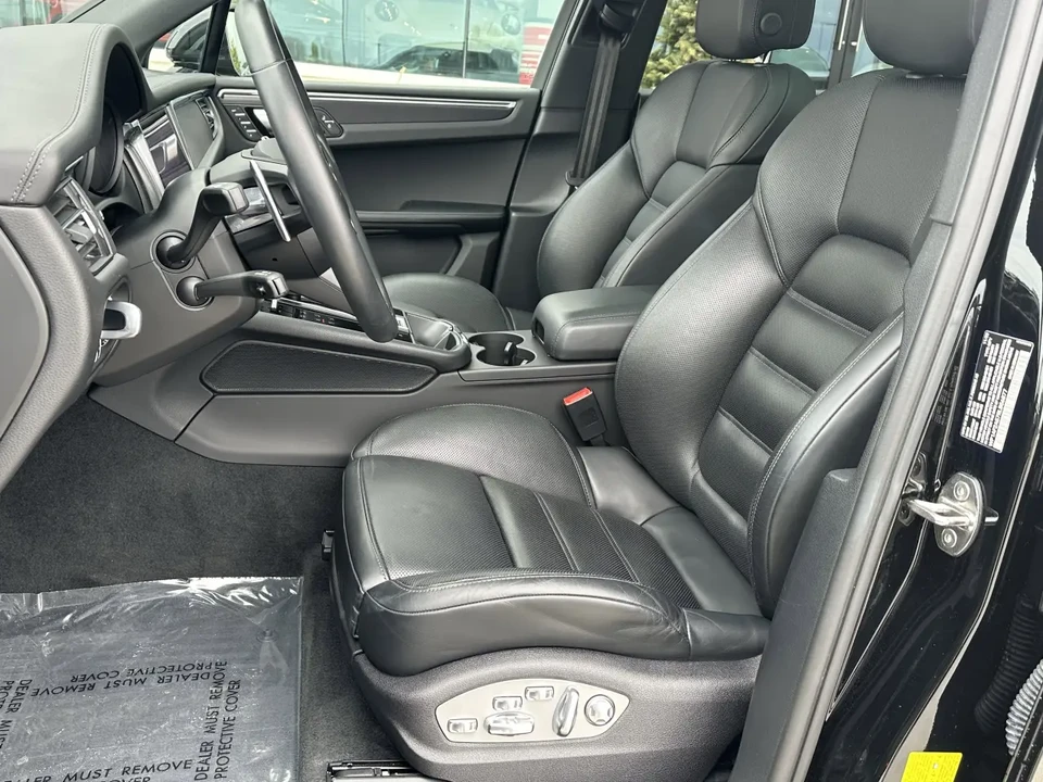 2024 Porsche Macan GTS - Image 5 of 8