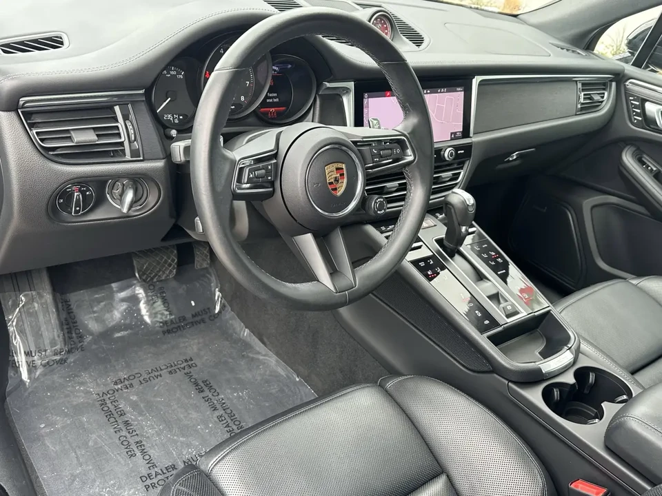 2024 Porsche Macan GTS - Image 4 of 8