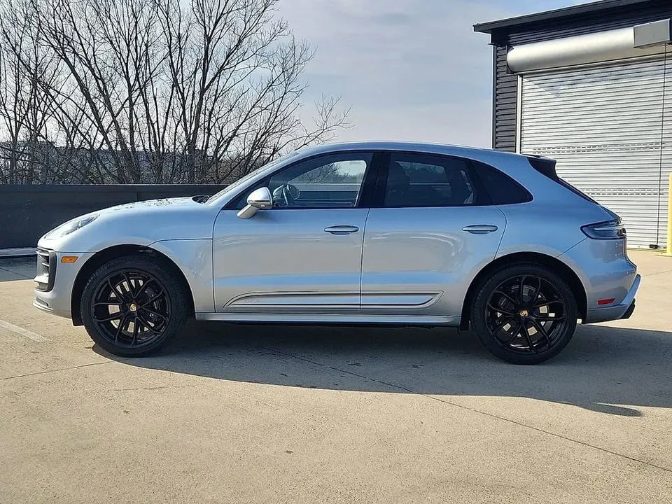 2024 Porsche Macan GTS - Image 3 of 10