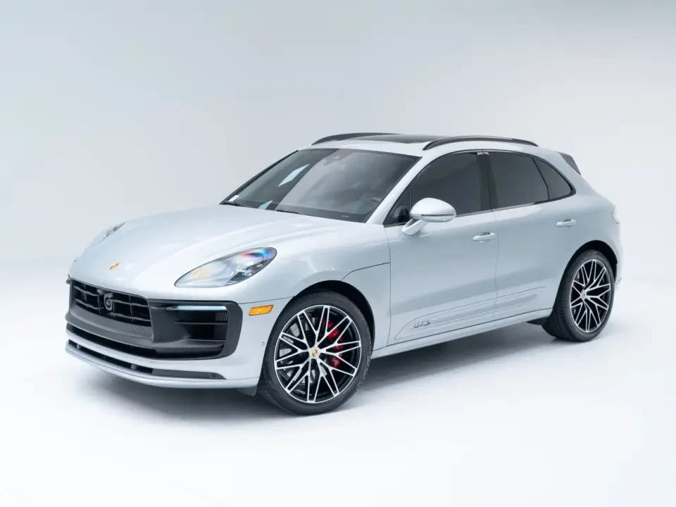 2024 Porsche Macan GTS - Image 9 of 10