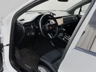 2024 Porsche Macan GTS - Image 4 of 4
