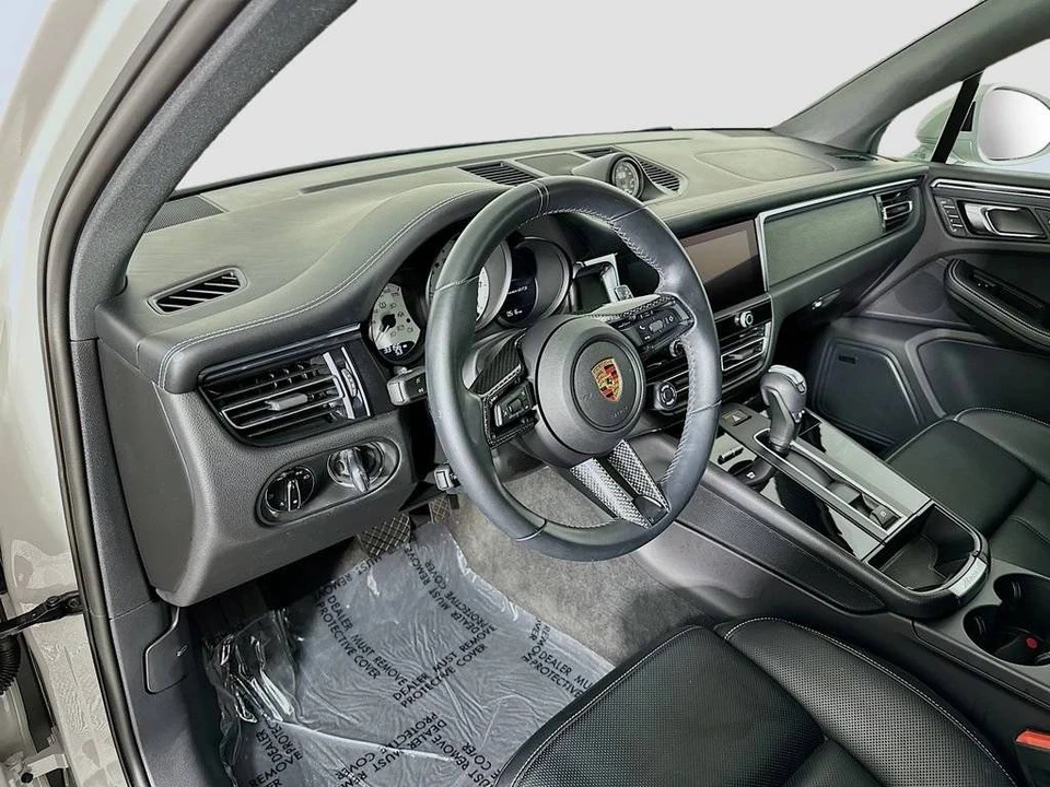 2024 Porsche Macan GTS - Image 4 of 5