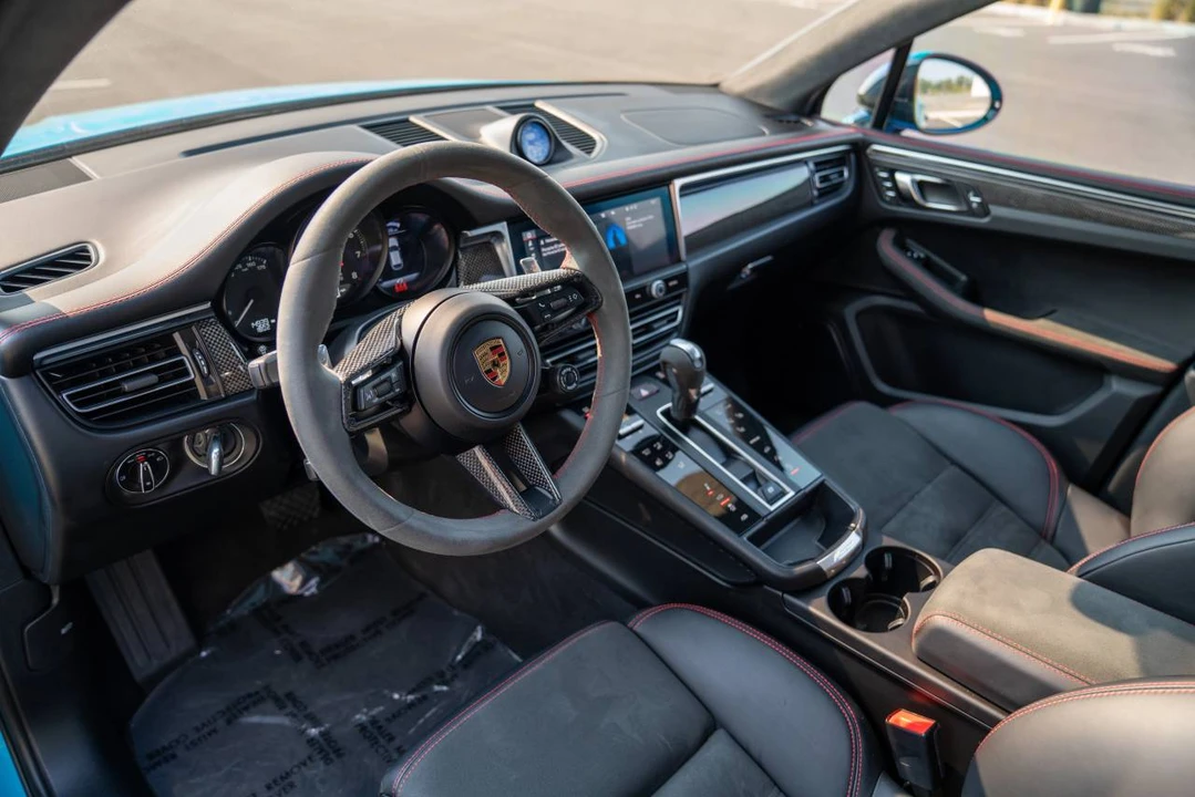 2024 Porsche Macan GTS - Image 4 of 5