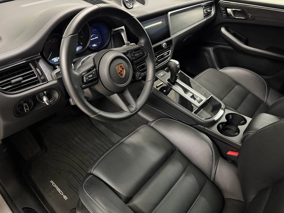 2024 Porsche Macan GTS - Image 4 of 5