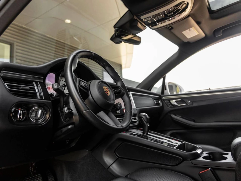 2024 Porsche Macan GTS - Image 4 of 5