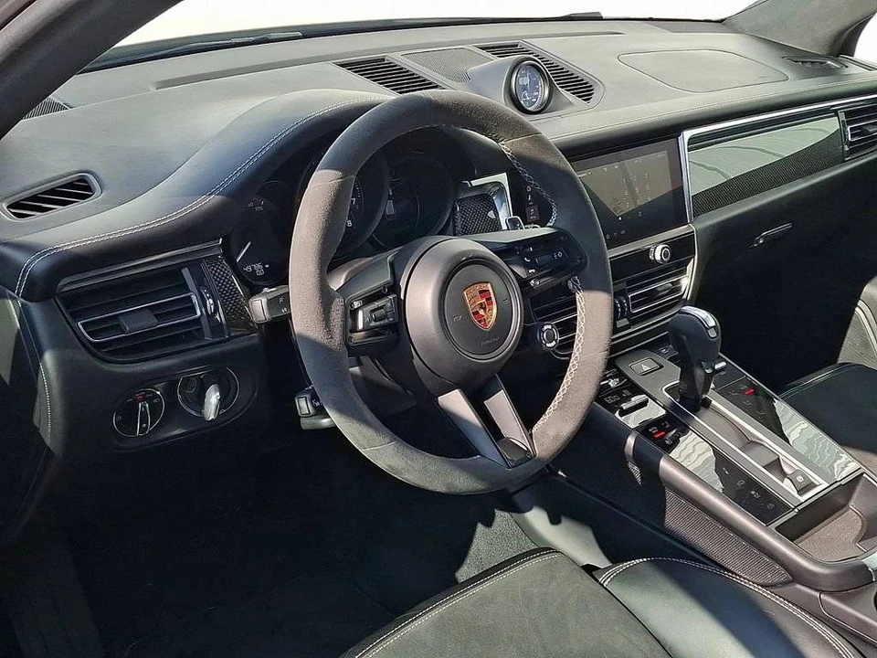 2024 Porsche Macan GTS - Image 4 of 5