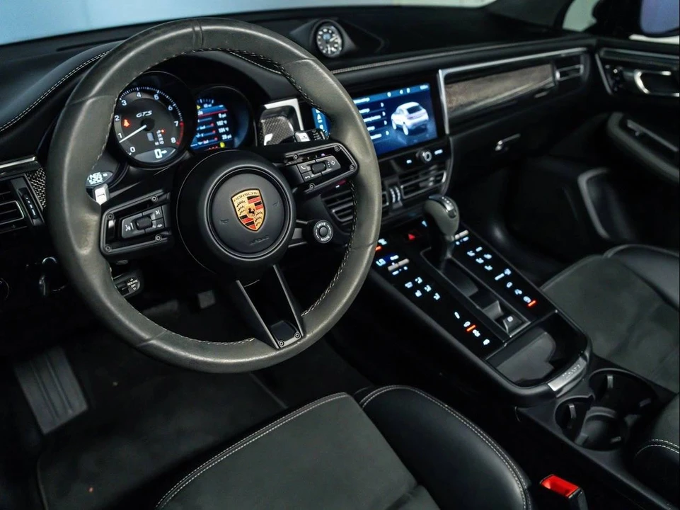 2024 Porsche Macan GTS - Image 4 of 5