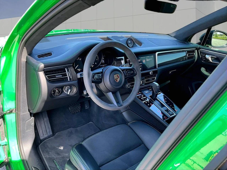 2024 Porsche Macan GTS - Image 4 of 5