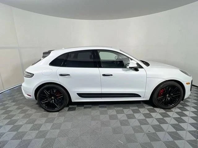 2024 Porsche Macan GTS - Image 2 of 5