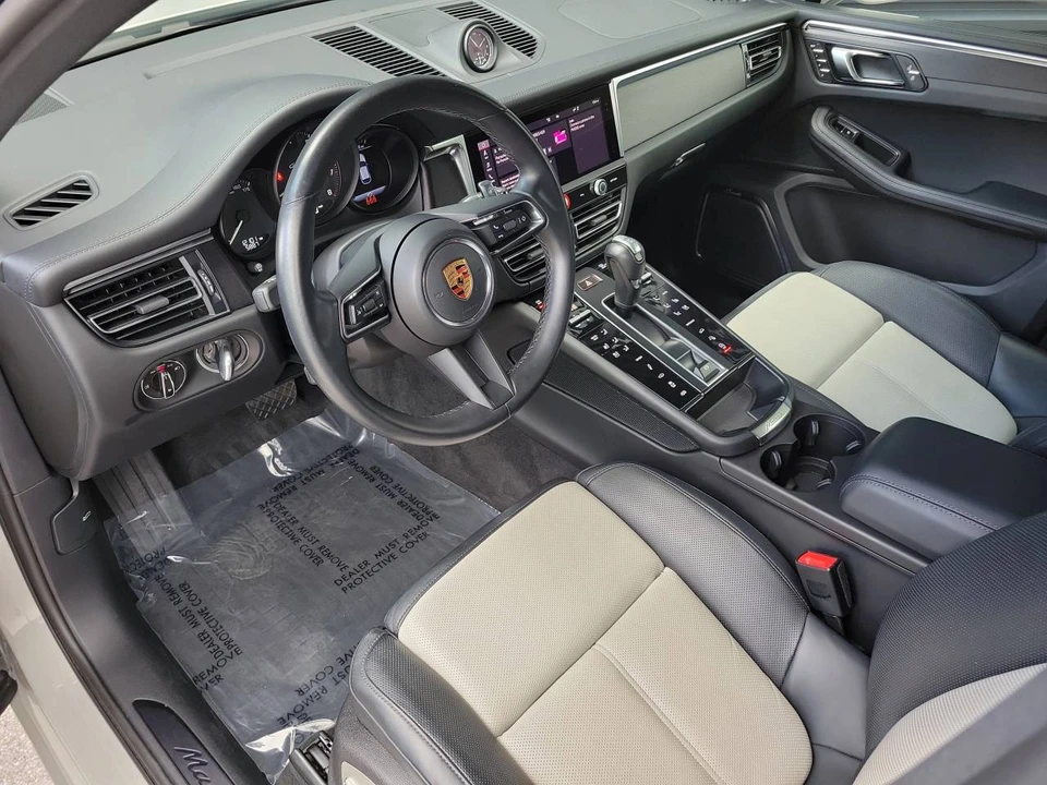 2024 Porsche Macan GTS - Image 4 of 5