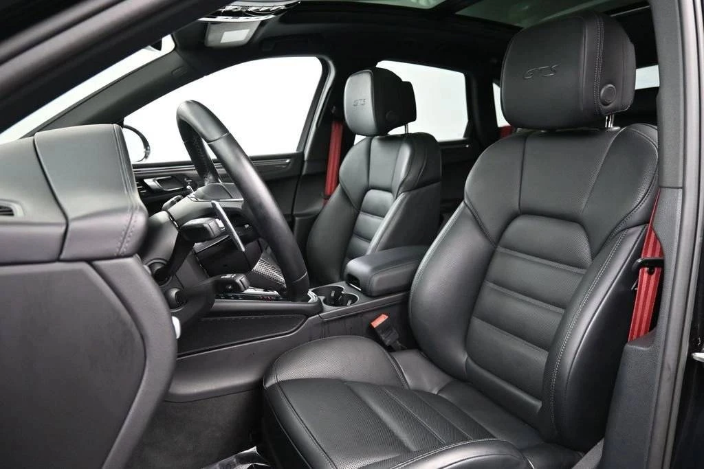 2024 Porsche Macan GTS - Image 5 of 5