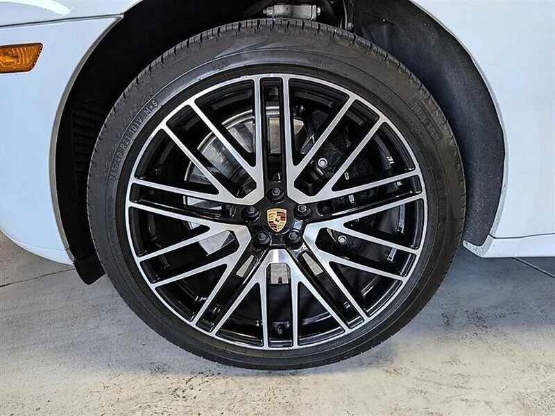 2024 Porsche Macan GTS - Image 15 of 20