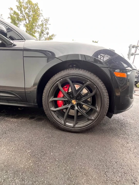 2024 Porsche Macan GTS - Image 12 of 14