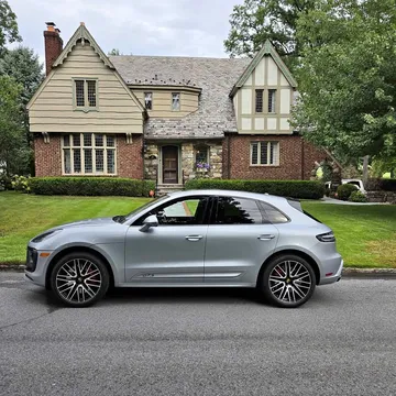 2024 Porsche Macan GTS Sport Utility 4D