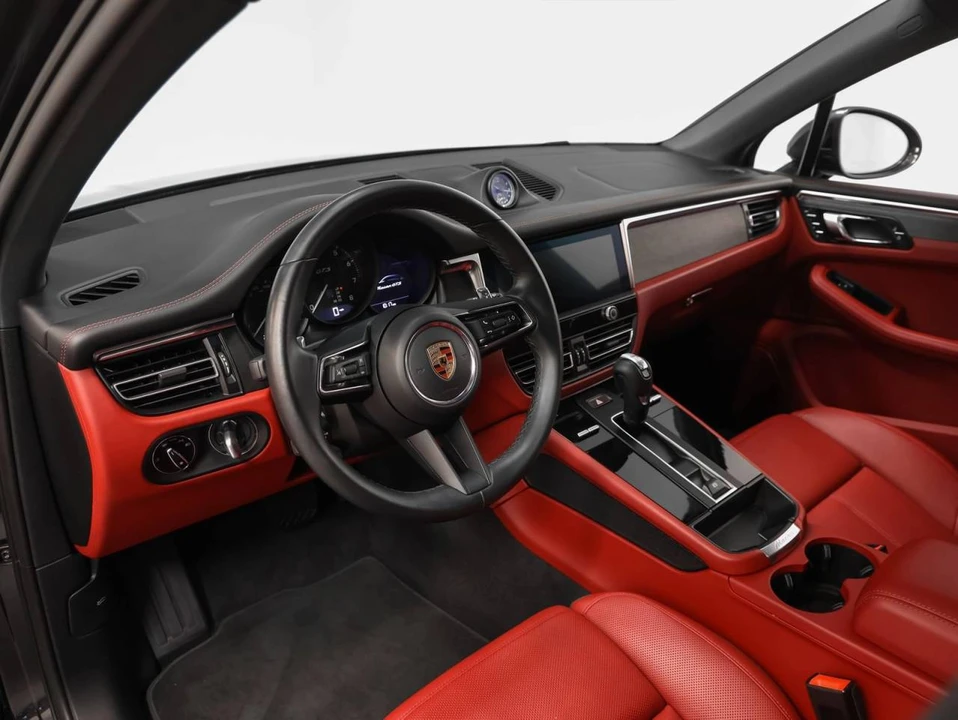 2024 Porsche Macan GTS - Image 4 of 4